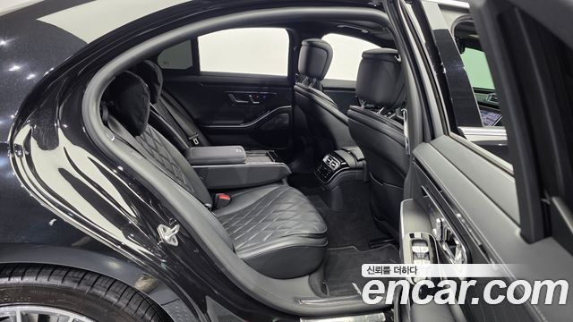 Mercedes-Benz S-Class 2023 — photo 18