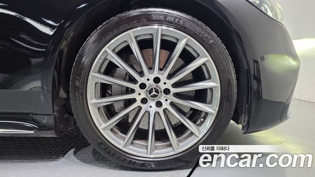 Mercedes-Benz S-Class 2023 — photo 7