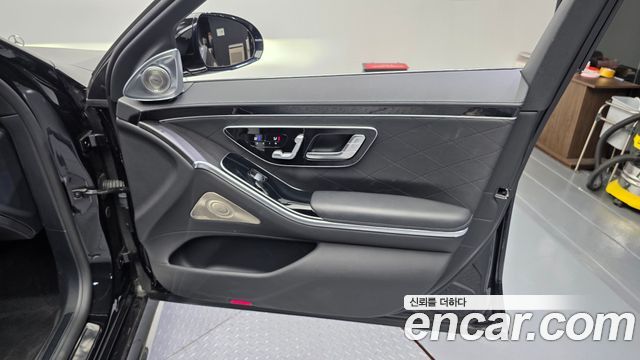 Mercedes-Benz S-Class 2023 — photo 14