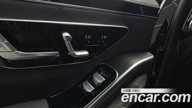 Mercedes-Benz S-Class 2023 — photo 33