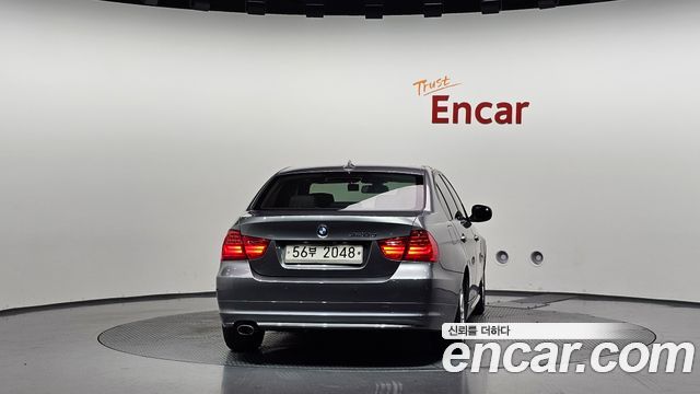 BMW 3-Series 2011 — photo 4