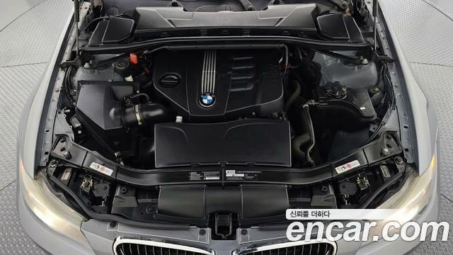 BMW 3-Series 2011 — photo 6