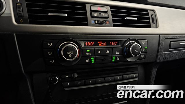 BMW 3-Series 2011 — photo 17