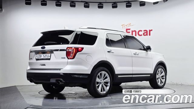Ford Explorer 2019 — photo 2