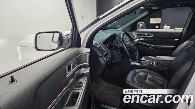 Ford Explorer 2019 — photo 10