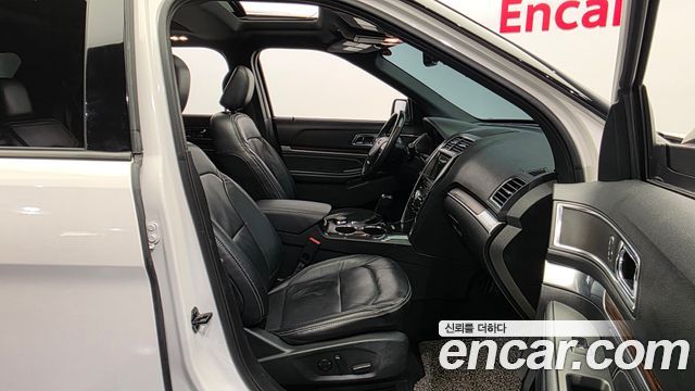 Ford Explorer 2019 — photo 11