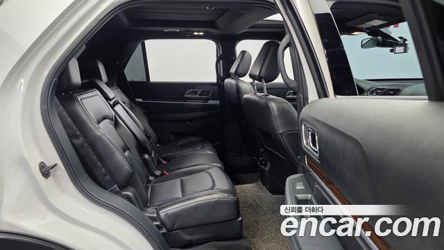 Ford Explorer 2019 — photo 12