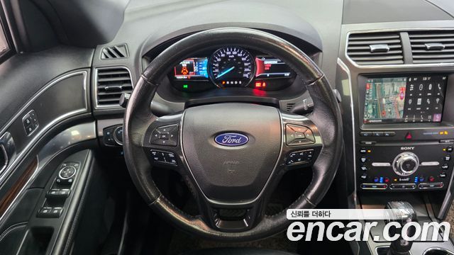 Ford Explorer 2019 — photo 13
