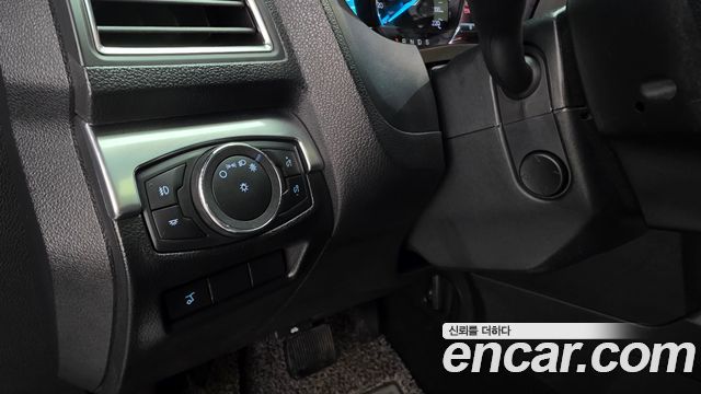 Ford Explorer 2019 — photo 17