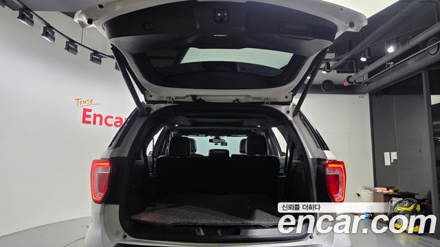 Ford Explorer 2019 — photo 19