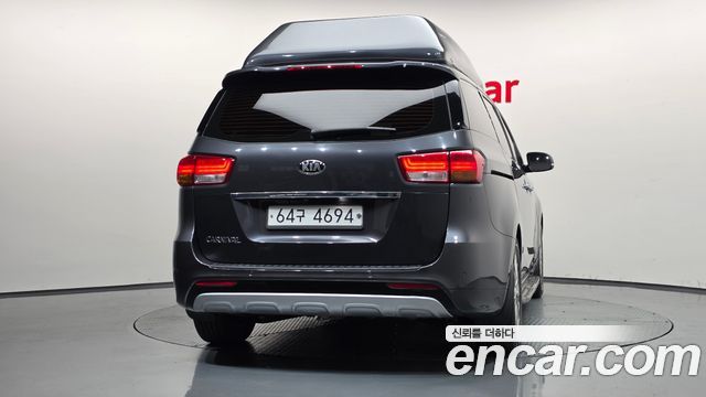 Kia Canival 2016 — photo 4