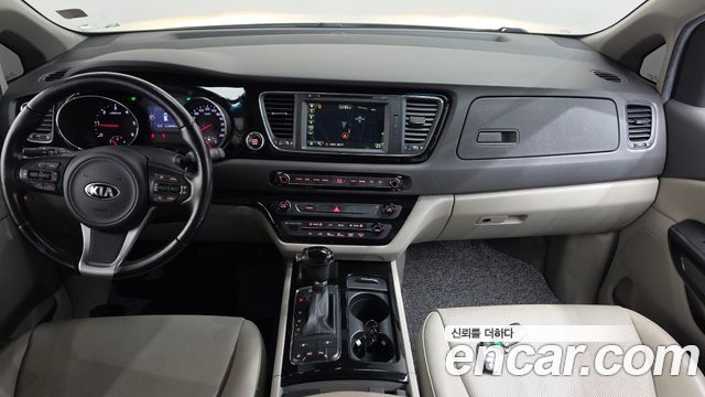 Kia Canival 2016 — photo 10