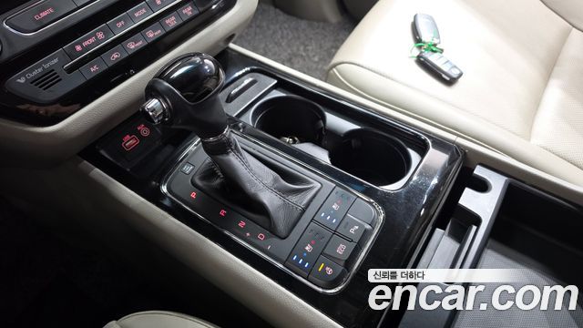 Kia Canival 2016 — photo 12
