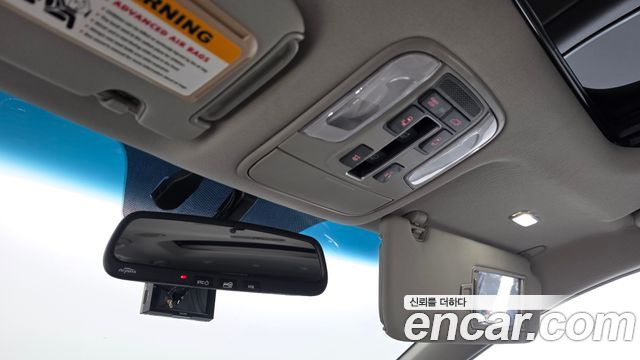 Kia Canival 2016 — photo 24