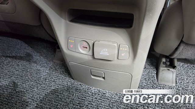 Kia Canival 2016 — photo 25