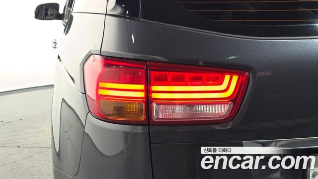 Kia Canival 2016 — photo 9