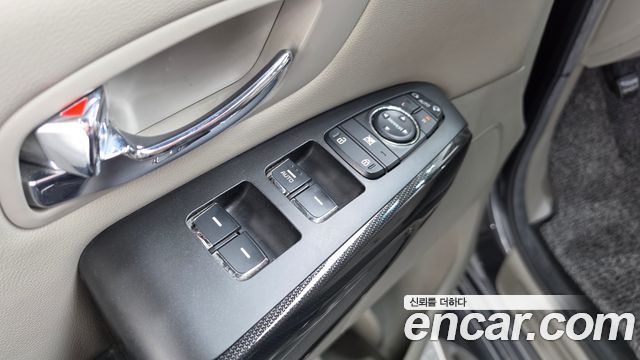 Kia Canival 2016 — photo 28