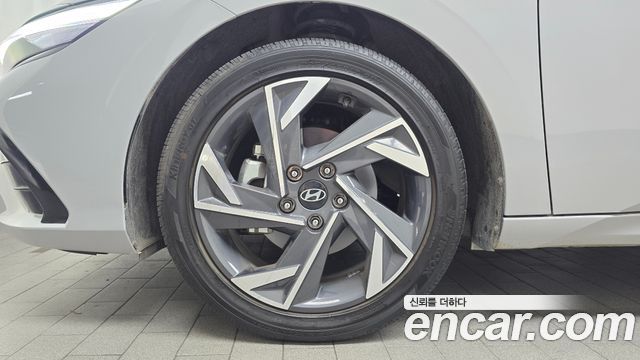 Hyundai AVANTE 2025 — photo 5