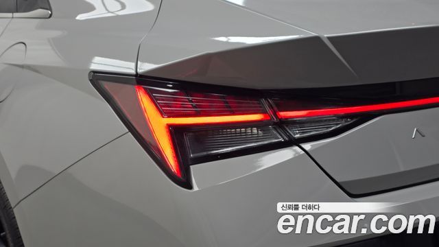 Hyundai AVANTE 2025 — photo 9