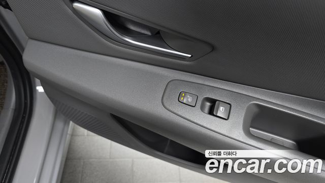 Hyundai AVANTE 2025 — photo 27
