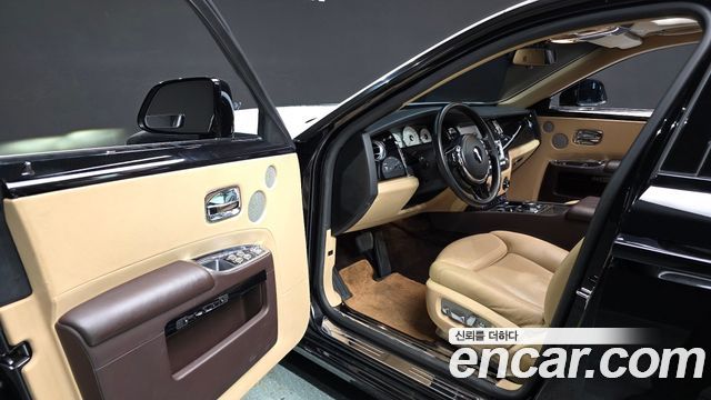 Rolls-Royce Ghost 2015 — photo 10