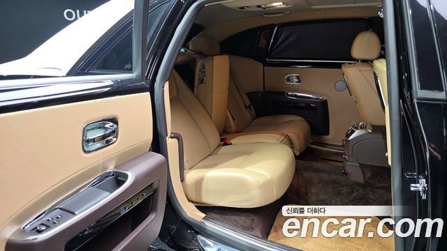 Rolls-Royce Ghost 2015 — photo 11