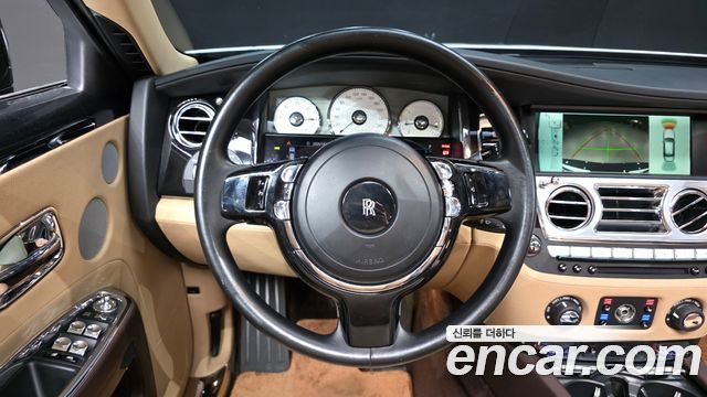 Rolls-Royce Ghost 2015 — photo 12