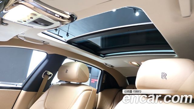 Rolls-Royce Ghost 2015 — photo 19