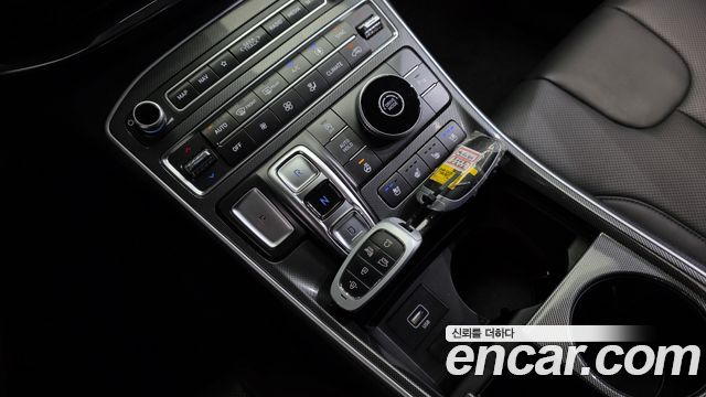Hyundai Santafe 2023 — photo 9