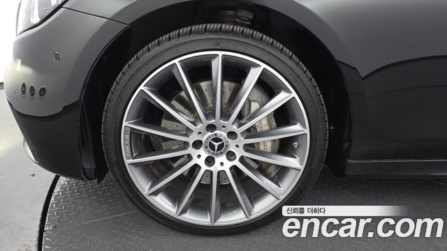 Mercedes-Benz E-Class 2022 — photo 5