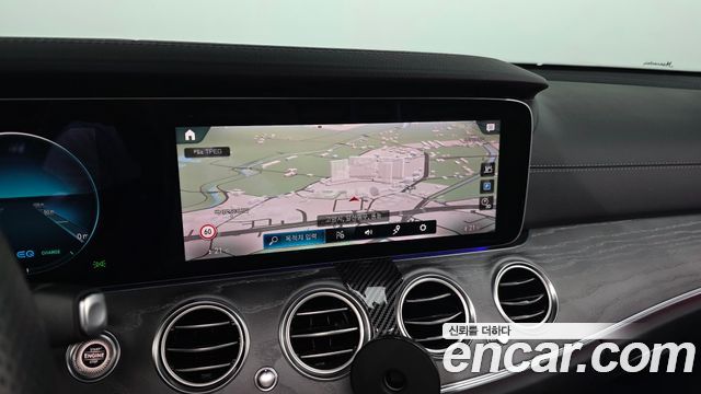 Mercedes-Benz E-Class 2022 — photo 21