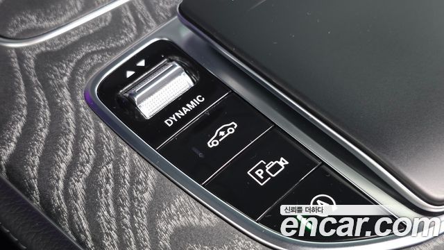 Mercedes-Benz E-Class 2022 — photo 34