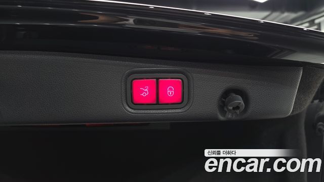 Mercedes-Benz E-Class 2022 — photo 35