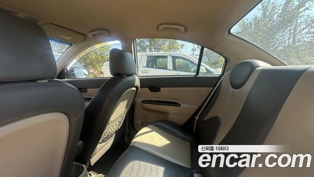 Hyundai Verna 2010 — photo 5