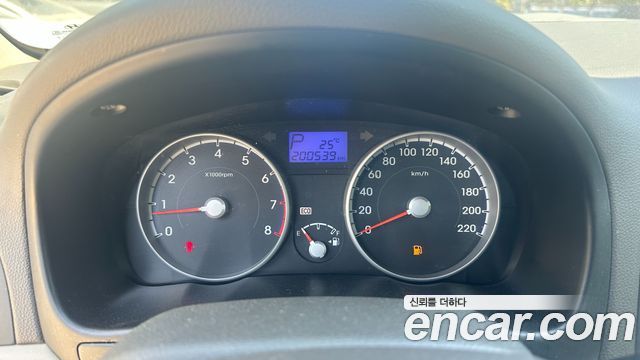 Hyundai Verna 2010 — photo 9