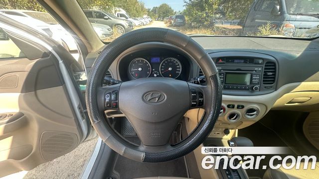Hyundai Verna 2010 — photo 10