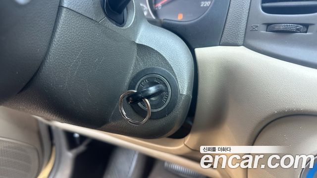 Hyundai Verna 2010 — photo 16