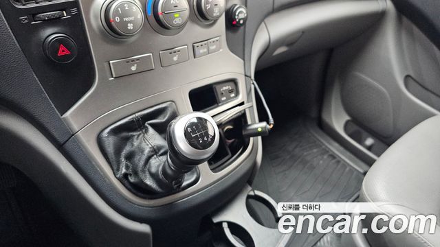 Hyundai Starex 2015 — photo 9
