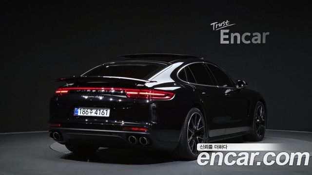 Porsche Panamera 2018 — photo 2