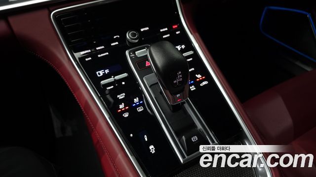 Porsche Panamera 2018 — photo 12