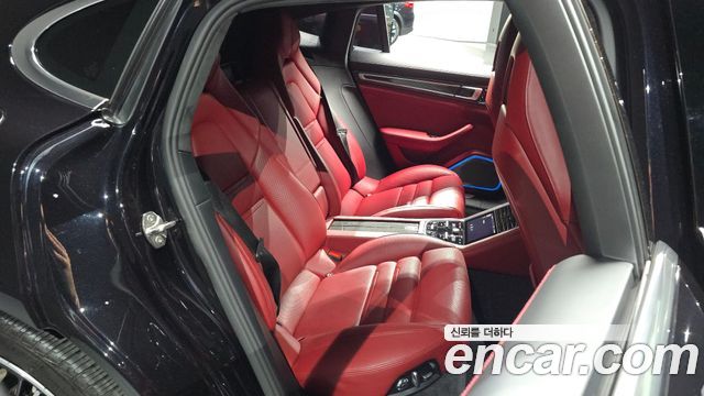 Porsche Panamera 2018 — photo 17