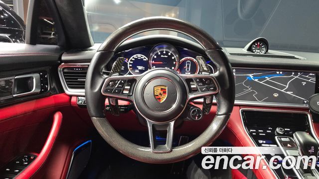 Porsche Panamera 2018 — photo 19