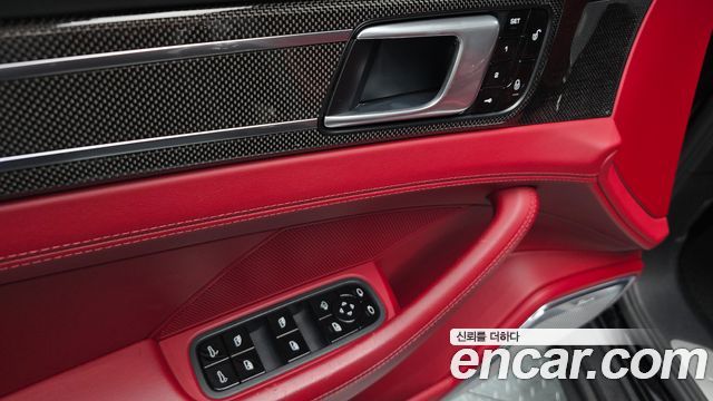 Porsche Panamera 2018 — photo 24
