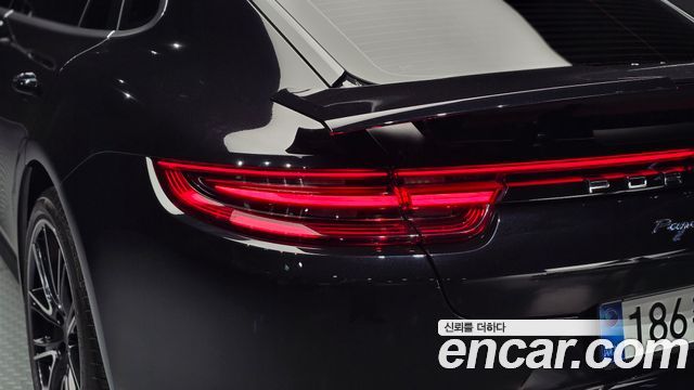 Porsche Panamera 2018 — photo 9