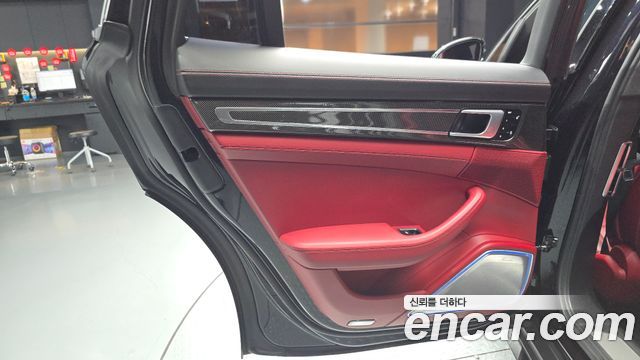 Porsche Panamera 2018 — photo 15