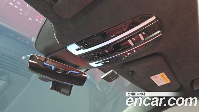 Porsche Panamera 2018 — photo 29
