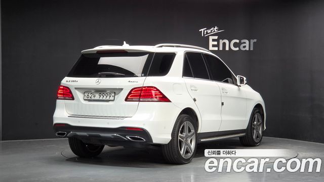 Mercedes-Benz GLE-Class 2017 — photo 2