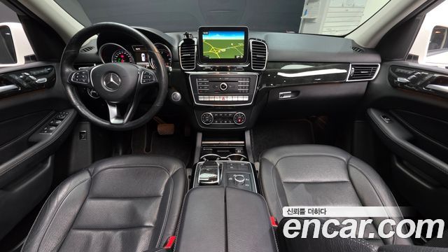 Mercedes-Benz GLE-Class 2017 — photo 10