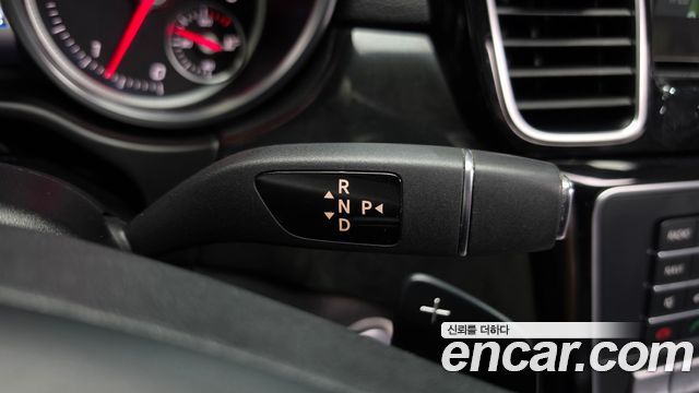 Mercedes-Benz GLE-Class 2017 — photo 12