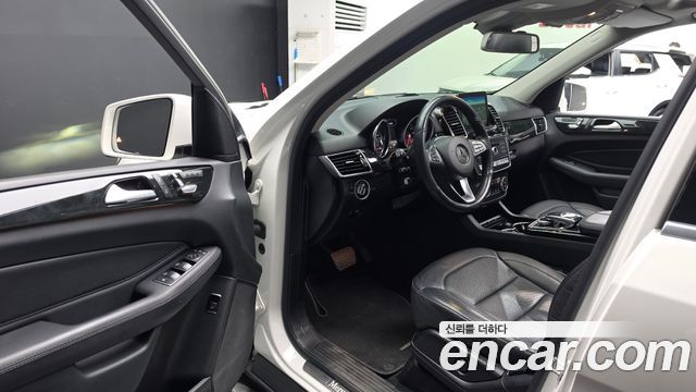 Mercedes-Benz GLE-Class 2017 — photo 13